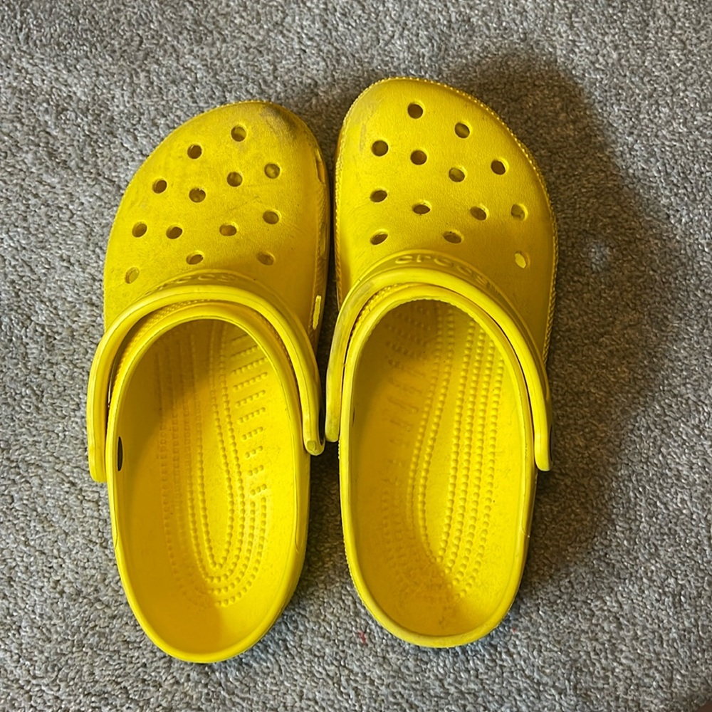 Women’s yellow crocs size 9